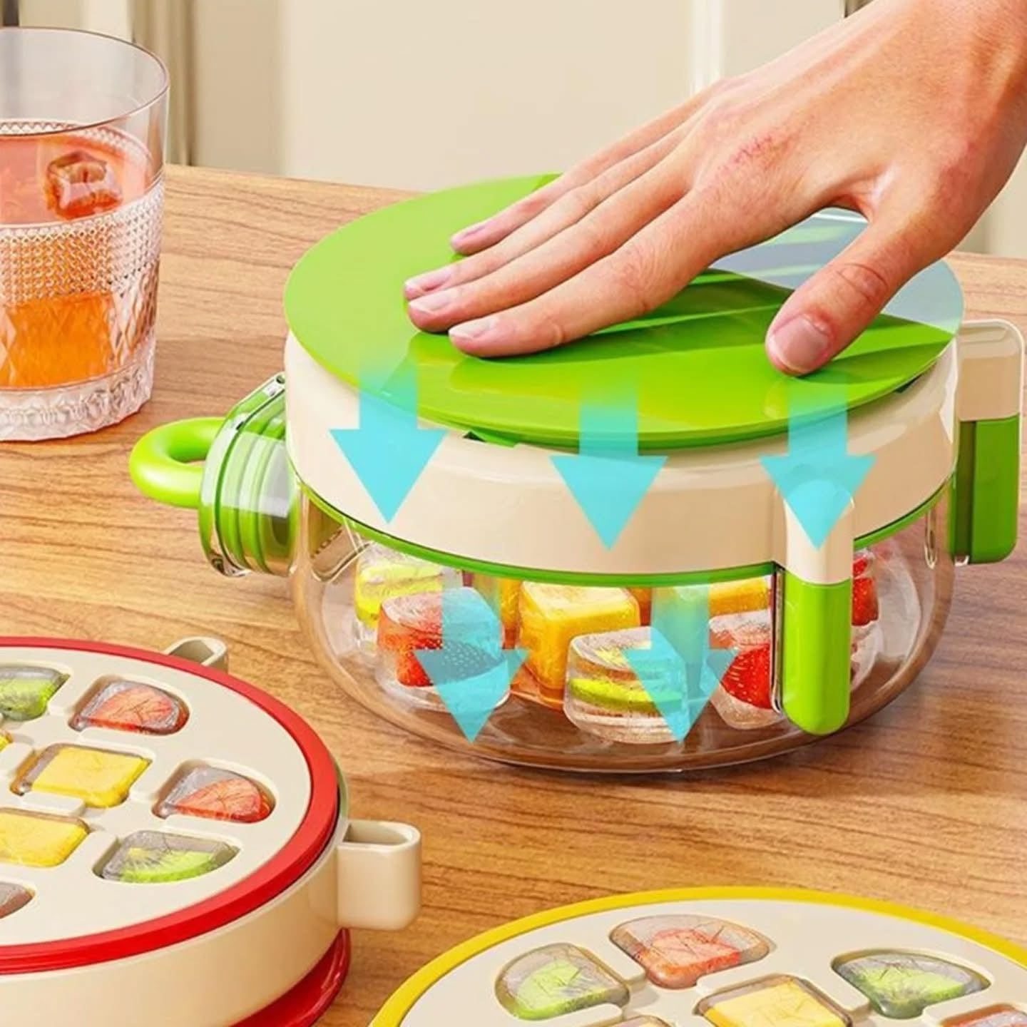 Round Ice Cube Mould with Bottle