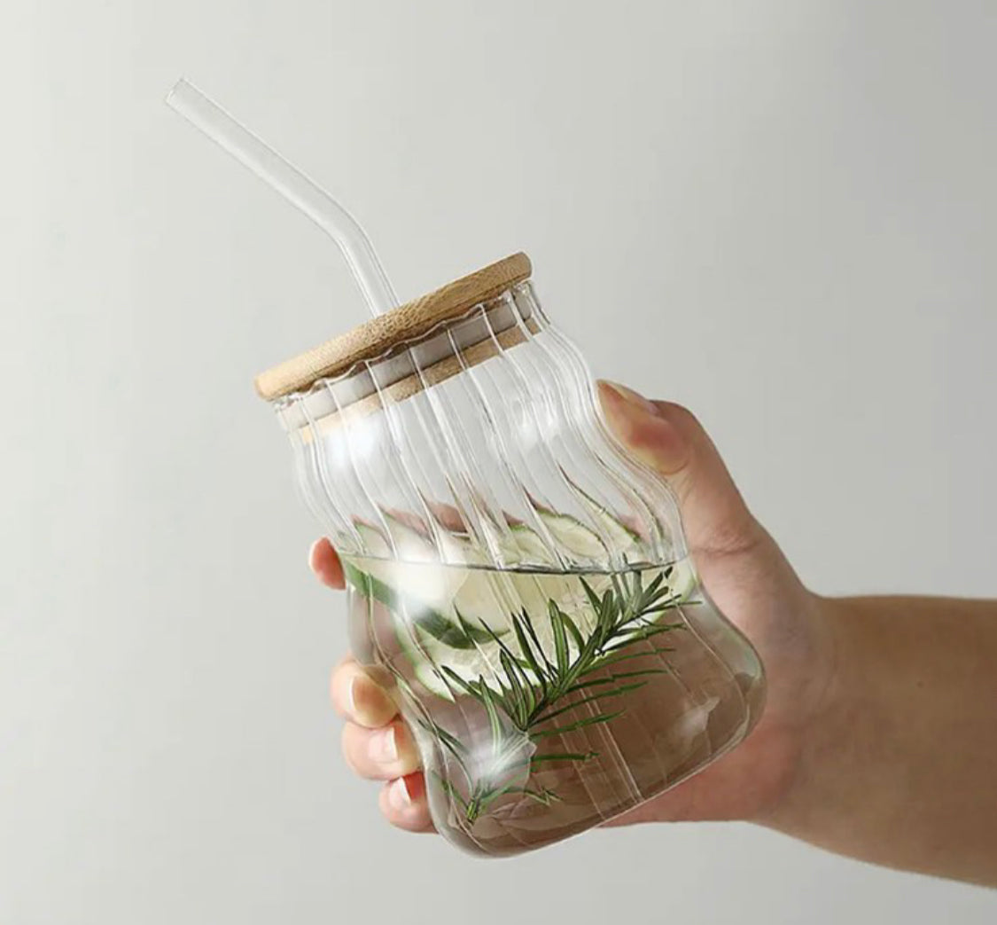 500 ml Wavy Shape Coffee Glass with Wooden Lid and Straw