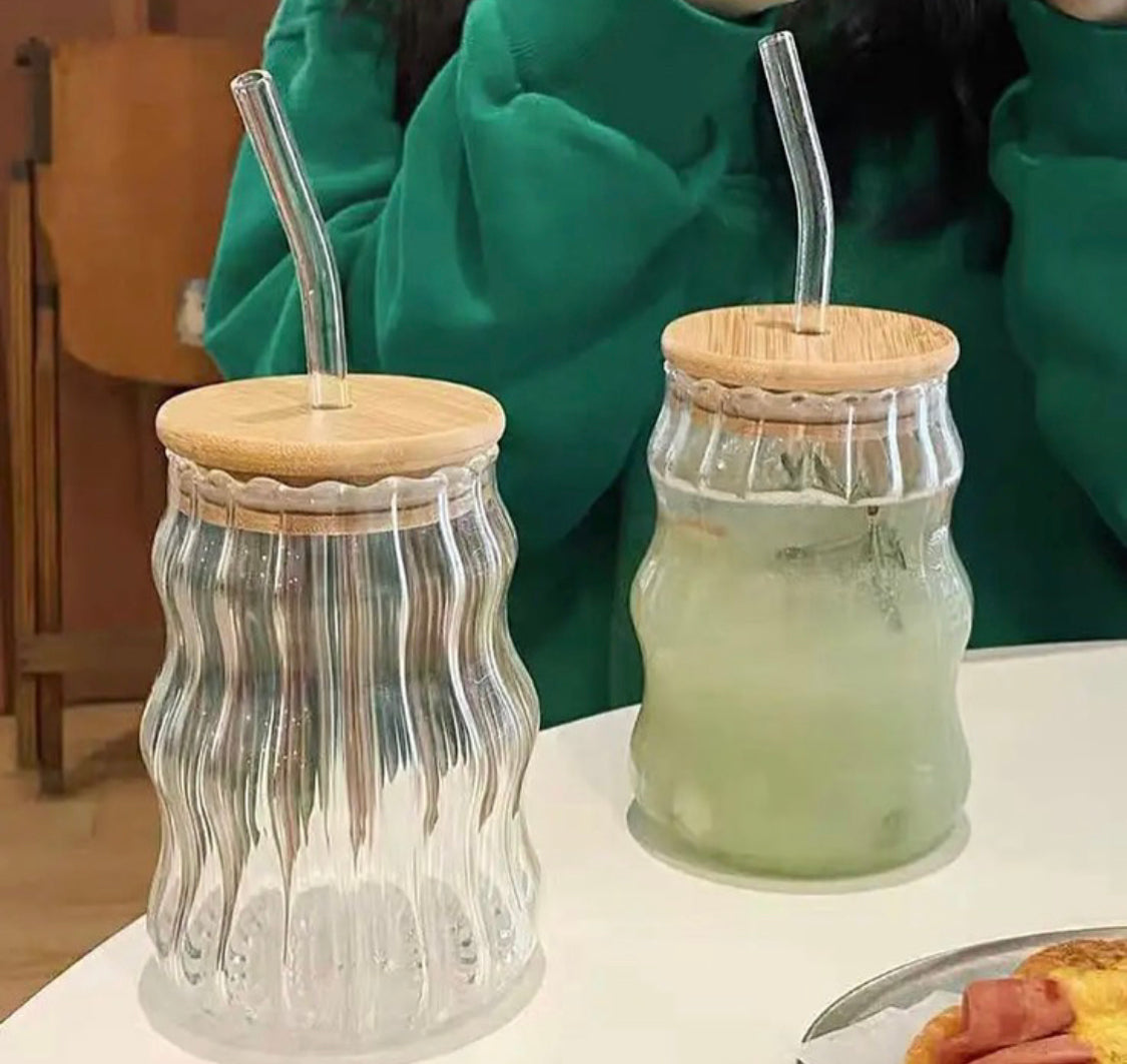 500 ml Wavy Shape Coffee Glass with Wooden Lid and Straw