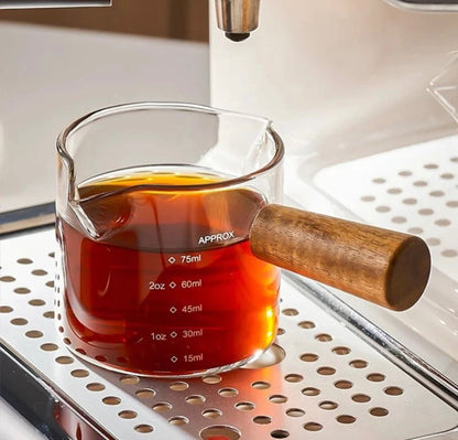 Heat Resisting Glass Measuring Cup with Wooden Handle