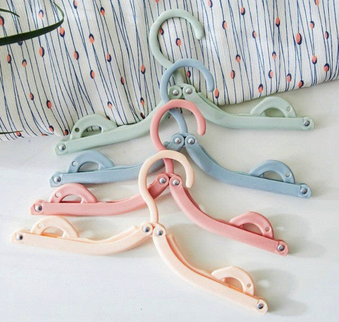 Pack of 2 Foldable Clothes Hanger Travel-friendly Hanger