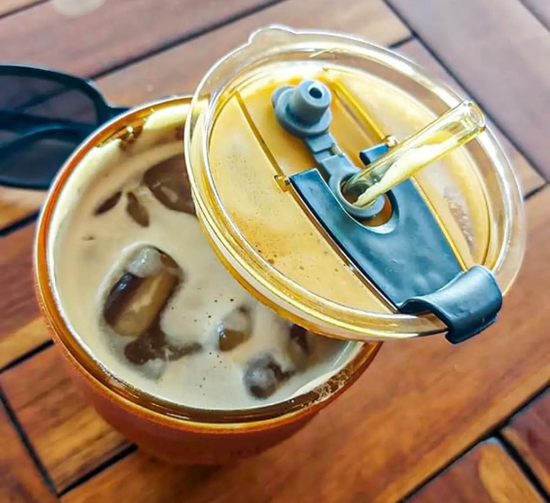 Coffee Glass with Lid and Straw