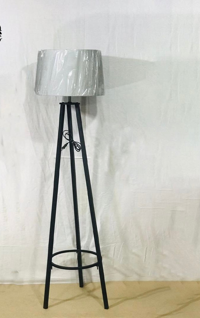 Metal Trypod Lamp Corner Lamp For Home Decor