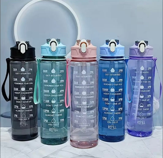 900ml Leakproof Water Bottle with Straw