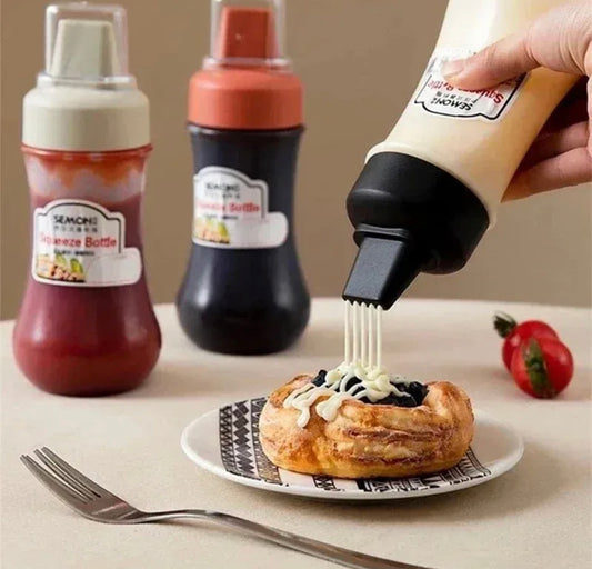 4 Holes Squeeze Sauce Bottle