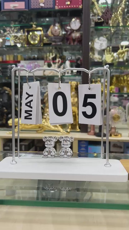 Metal Calender for Home Decoration